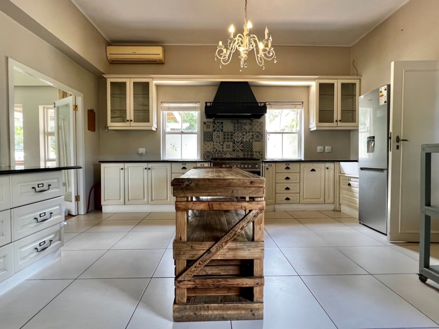 8 Bedroom Property for Sale in Raithby Western Cape